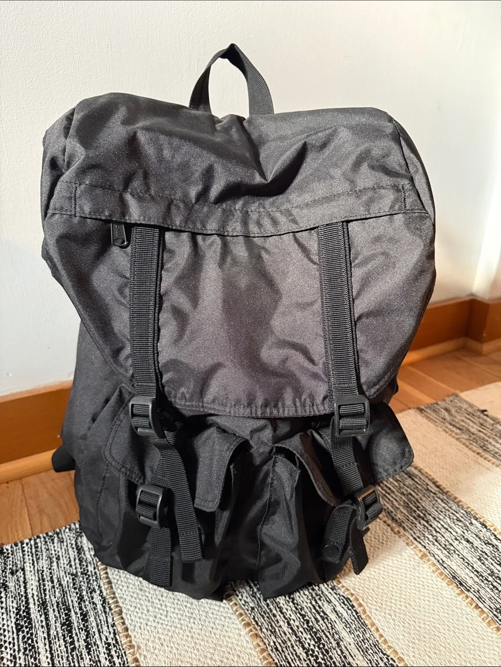 Herschel Adult Size Black Backpack New!